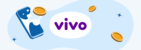 Logomarca da Vivo no centro com um fundo branco. Do lado esquerdo o desenho de um telefone com uma moeda saindo. Fundo azul.